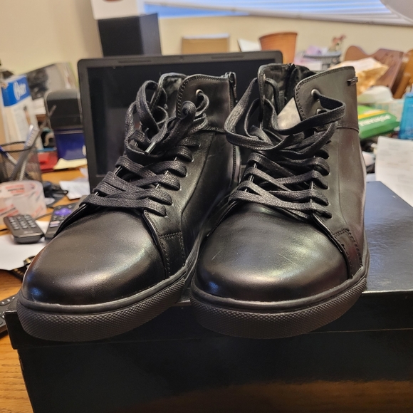 Man's shoes - Picture 8 of 9